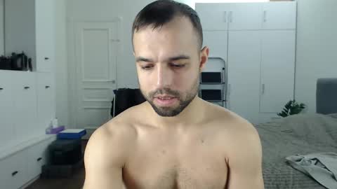 onebestlover online show from April 23, 2026, 8:24 am