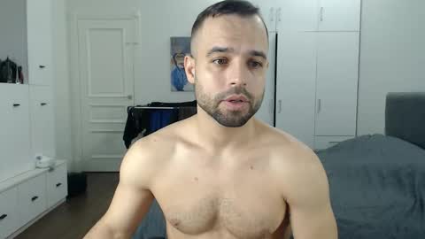 onebestlover online show from May 18, 2026, 7:58 am