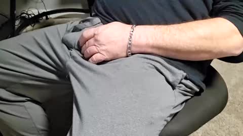 Snapshot of onelargecock0615 chatting on December 6, 2024, 6:06 pm Unpredictable online show from December 6, 2024, 6:06 pm