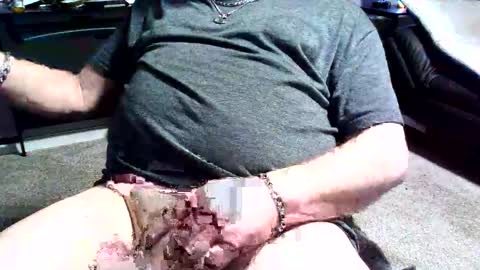 Snapshot of onelargecock0615 chatting on February 6, 2025, 9:00 am Unpredictable online show from February 6, 2025, 9:00 am