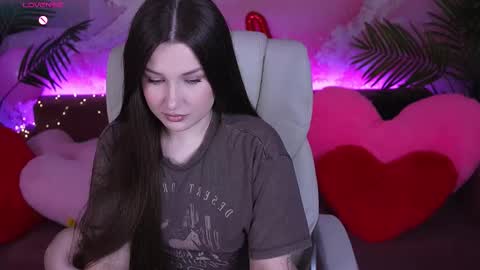 L A Y A online show from February 15, 2026, 2:03 pm