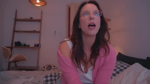 Snapshot of onelittlemermaid chatting on February 22, 2025, 10:42 pm Ariel online show from February 22, 2025, 10:42 pm