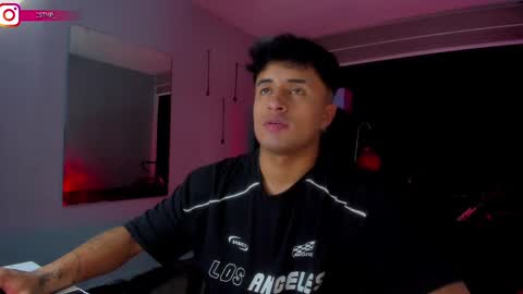 Snapshot of onemore_cum chatting on February 18, 2025, 2:38 am YIN MIGUEL online show from February 18, 2025, 2:38 am