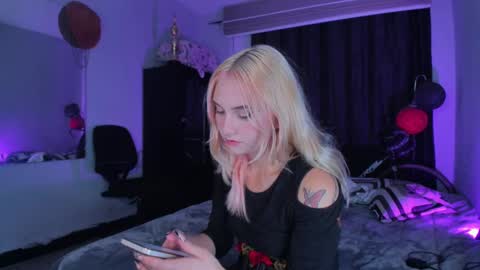 Snapshot of onemore_cum chatting on February 27, 2025, 5:24 am YIN MIGUEL online show from February 27, 2025, 5:24 am