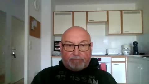 Snapshot of onemoretimebis chatting on June 11, 2026, 6:44 am Onemoretimebis online show from June 11, 2026, 6:44 am
