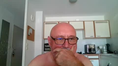 Snapshot of onemoretimebis chatting on August 7, 2026, 11:34 am Onemoretimebis online show from August 7, 2026, 11:34 am