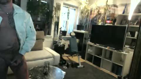 .....mICha..... online show from March 25, 2026, 4:35 pm