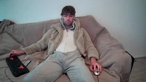 Snapshot of onesieboyx chatting on November 25, 2025, 10:59 am onesieboyx online show from November 25, 2025, 10:59 am