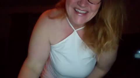 Snapshot of onespet chatting on March 9, 2025, 11:25 am Onespet online show from March 9, 2025, 11:25 am