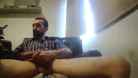 Snapshot of onfirebigman chatting on February 25, 2025, 10:39 pm Giorgeo Armani online show from February 25, 2025, 10:39 pm