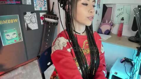 Snapshot of oni_dakotta chatting on November 24, 2025, 1:44 pm oni_dakotta online show from November 24, 2025, 1:44 pm