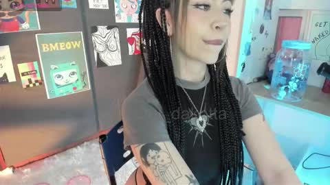 Snapshot of oni_dakotta chatting on December 17, 2025, 2:45 pm oni_dakotta online show from December 17, 2025, 2:45 pm