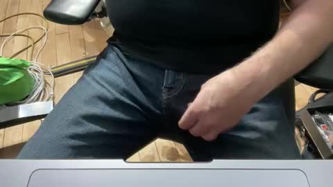 onlocationnyc online show from March 27, 2026, 12:05 am