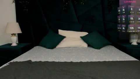 Erick  online show from November 24, 2025, 6:02 am