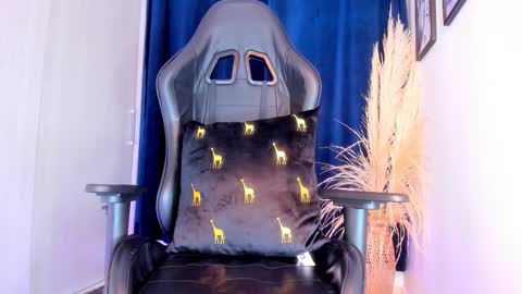 Snapshot of only_pammela chatting on January 12, 2026, 9:53 pm misssaray official online show from January 12, 2026, 9:53 pm