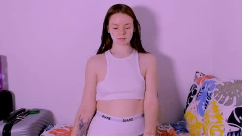 only_sarah1 online show from April 10, 2026, 10:25 pm