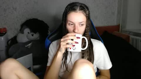 Snapshot of only_ubutterfly chatting on October 24, 2025, 5:42 pm Amalia online show from October 24, 2025, 5:42 pm