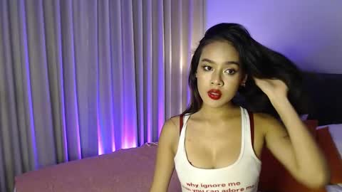 Lily Peach  -   online show from October 8, 2025, 10:02 am