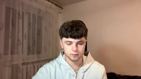 Snapshot of onyiix_ chatting on November 6, 2025, 7:48 pm Mike online show from November 6, 2025, 7:48 pm