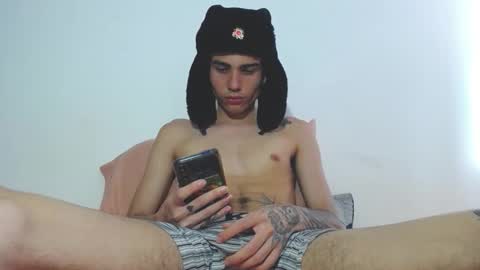 Snapshot of onzas_ chatting on October 16, 2025, 7:15 pm onzas_ online show from October 16, 2025, 7:15 pm