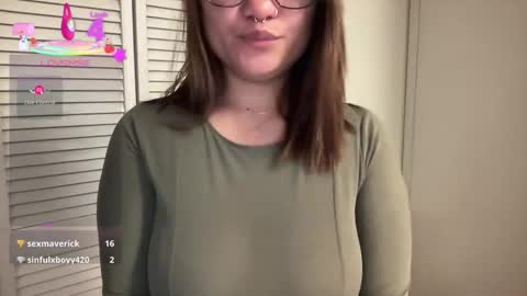 Miss Girly online show from November 13, 2025, 8:35 am