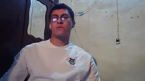 oomaurooo online show from January 12, 2026, 5:12 am