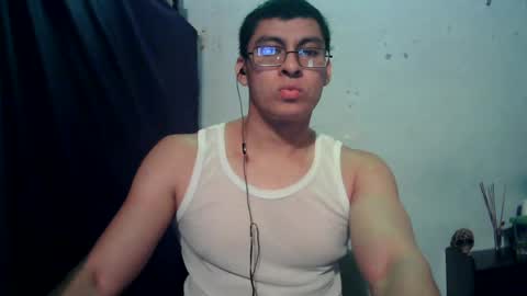 oomaurooo online show from June 17, 2026, 4:15 am