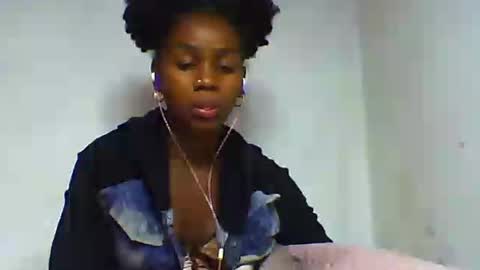 Snapshot of oooorazanasoa chatting on June 24, 2026, 5:56 pm oooorazanasoa online show from June 24, 2026, 5:56 pm