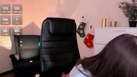  Chloe  follow me  online show from January 11, 2026, 2:44 pm