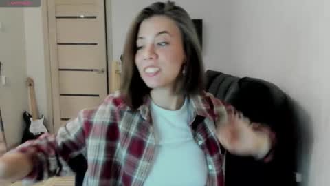 Snapshot of oops_britney chatting on November 20, 2025, 6:46 am Britney online show from November 20, 2025, 6:46 am