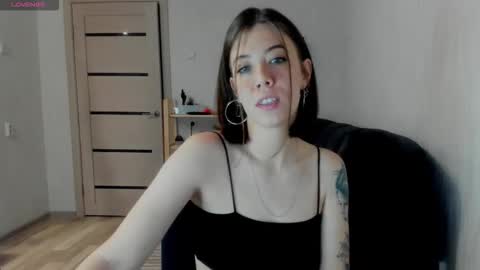 Snapshot of oops_britney chatting on December 2, 2025, 12:21 pm Britney online show from December 2, 2025, 12:21 pm