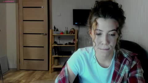 Snapshot of oops_britney chatting on January 6, 2026, 3:49 pm Britney online show from January 6, 2026, 3:49 pm