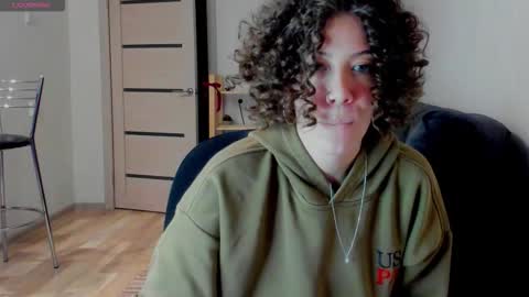 Snapshot of oops_britney chatting on February 16, 2026, 12:18 am Britney online show from February 16, 2026, 12:18 am