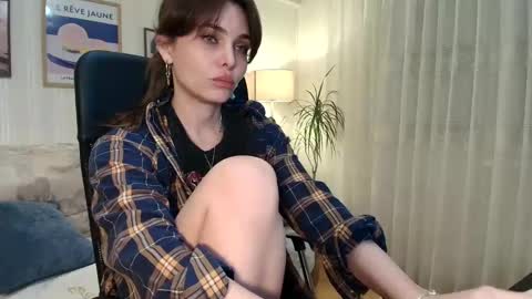 ophelia blue online show from January 14, 2026, 5:40 pm