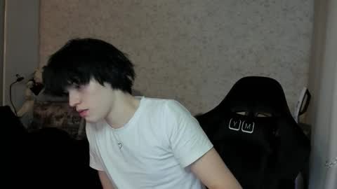 Snapshot of opiunarium chatting on December 17, 2025, 5:13 am Bella and John online show from December 17, 2025, 5:13 am