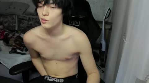 Snapshot of opiunarium chatting on December 23, 2025, 6:44 am Bella and John online show from December 23, 2025, 6:44 am