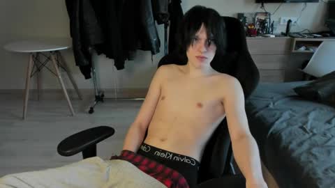 Bella and John online show from April 5, 2026, 4:20 am