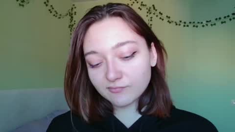 Melani  online show from February 4, 2026, 11:38 am