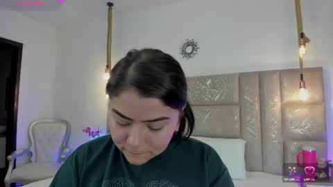 Snapshot of oriana_guzman chatting on July 27, 2026, 11:45 pm Miss Guzman online show from July 27, 2026, 11:45 pm