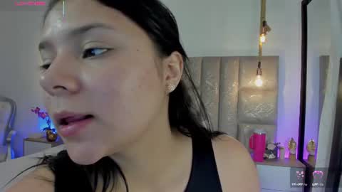 Snapshot of oriana_guzman chatting on July 28, 2026, 11:15 pm Miss Guzman online show from July 28, 2026, 11:15 pm