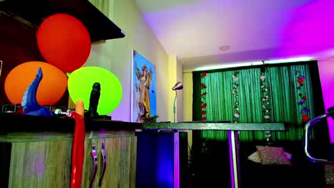 Snapshot of oriana_thomson2 chatting on February 8, 2025, 9:57 pm Oriana online show from February 8, 2025, 9:57 pm