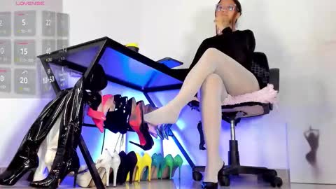 Snapshot of orianaflores chatting on November 4, 2025, 12:43 am You can call me Sussana online show from November 4, 2025, 12:43 am