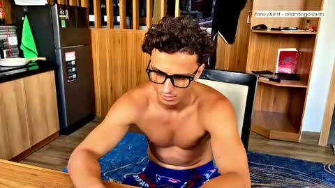 Snapshot of orlando__bloom chatting on May 18, 2026, 4:07 am Fansly and Instagram - online show from May 18, 2026, 4:07 am