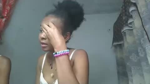 ornellahhh online show from October 12, 2025, 4:06 pm