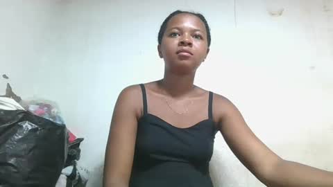 ornellahhh online show from November 27, 2025, 7:43 am