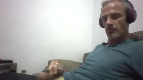 Snapshot of orwel09 chatting on December 3, 2025, 5:44 pm orwel09 online show from December 3, 2025, 5:44 pm