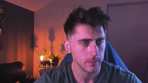 Snapshot of oscar_miller_ chatting on October 5, 2025, 9:02 pm Oscar online show from October 5, 2025, 9:02 pm