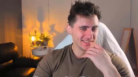 Snapshot of oscar_miller_ chatting on October 17, 2025, 8:55 pm Oscar online show from October 17, 2025, 8:55 pm