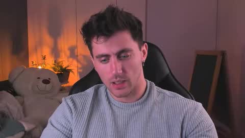 Snapshot of oscar_miller_ chatting on October 29, 2025, 9:27 pm Oscar online show from October 29, 2025, 9:27 pm