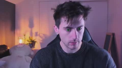 Snapshot of oscar_miller_ chatting on November 8, 2025, 8:40 pm Oscar online show from November 8, 2025, 8:40 pm